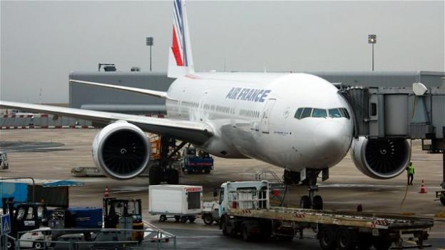 Francia: identificato il ragazzino trovato morto nel carrello di un Boeing