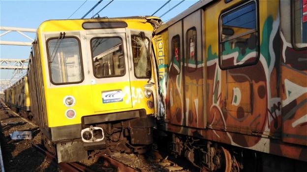 Napoli: incidente tra 3 treni della metropolitana Linea 1