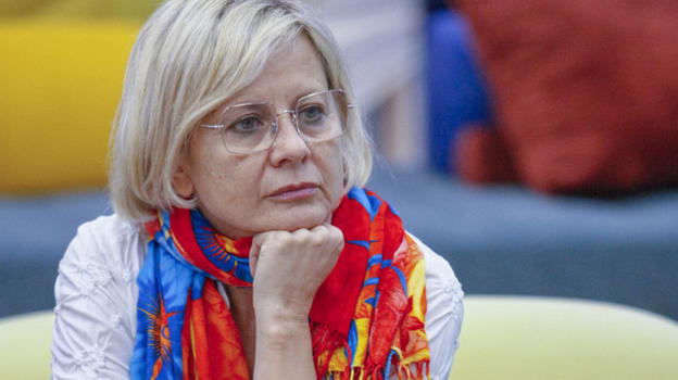 Grande Fratello Vip, Antonella Elia confessa un doloroso rimpianto: "Sono stata codarda"