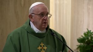 Papa Francesco: la preghiera semplice, nata dal cuore, commuove Dio