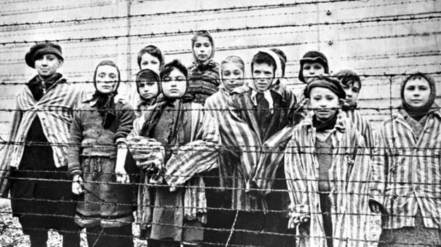 Shoah: bambini ingannati promettendo di riabbracciare la mamma