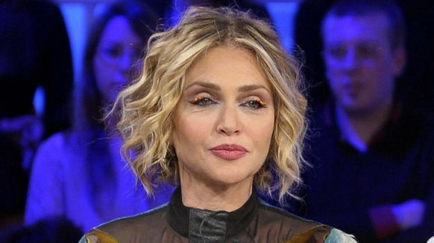 Paola Barale, dure parole sui suoi ex compagni: "Mi hanno fatto veramente male"