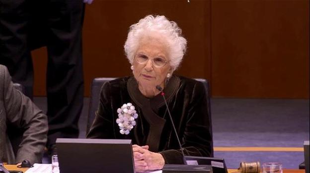 Liliana Segre emoziona il Parlamento europeo parlando contro il razzismo