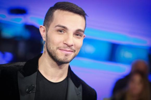 Marco Carta e il furto alla Rinascente, l’amica Fabiana svolgerà un anno di lavori sociali