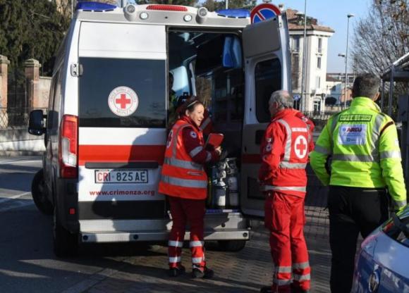 Monza: accoltellato l’inviato di Striscia Brumotti ai giardinetti dello spaccio