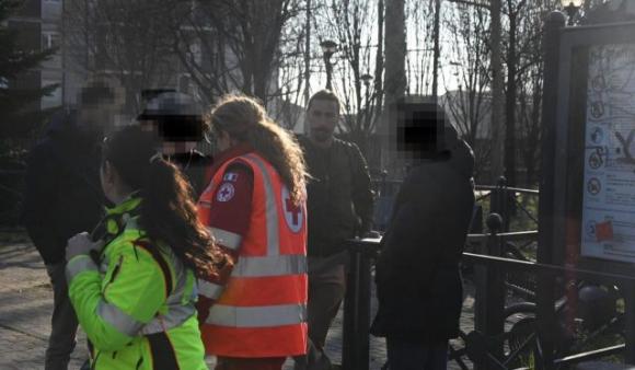 Monza: accoltellato l’inviato di Striscia Brumotti ai giardinetti dello spaccio