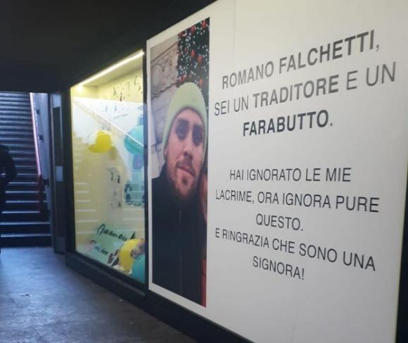 Web impazzito per la vendetta di una ragazza tradita: dietro c’è un volto noto della musica