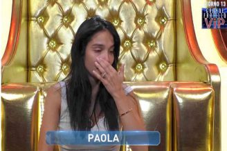 GF VIP, Zequila boccia l’esibizione di Paola Di Benedetto: “Non si è spogliata!