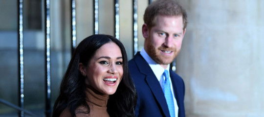 Harry e Meghan “divorziano” dalla famiglia reale: “Vogliamo essere indipendenti”