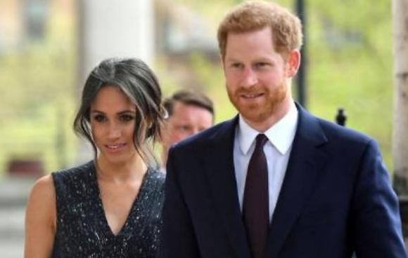 Harry e Meghan “divorziano” dalla famiglia reale: “Vogliamo essere indipendenti”