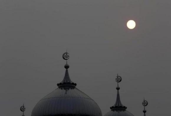 Dopo due settimane di matrimonio, imam scopre di aver sposato un uomo