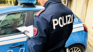 “Dividiamoci l’erba e non ci pensiamo più”, pusher tenta di corrompere il poliziotto