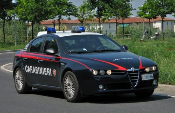 L’Aquila: scambia il prete del paese per l’amante della moglie e lo prende a pugni, denunciato