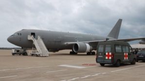 Coronavirus: l’aereo con gli italiani proveniente da Wuhan è atterrato a Pratica di Mare
