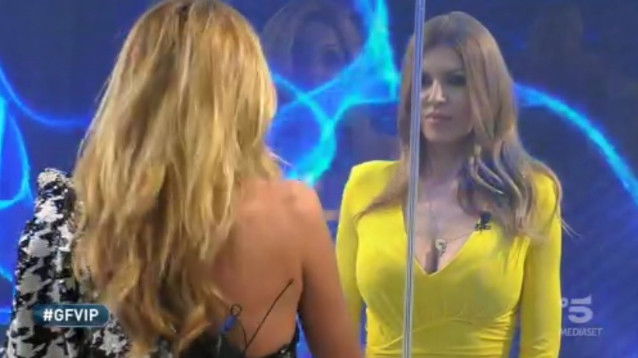 Rita Rusic contro Adriana Volpe. Al GfVip terribile scontro tra le donne Rita Rusic contro Adriana Volpe. Al GfVip terribile scontro tra le donne
