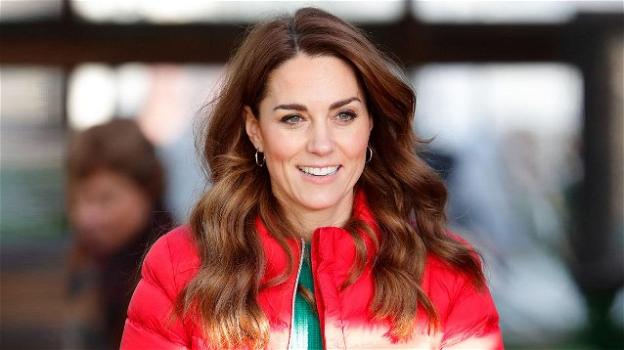 Kate Middleton: un abito da 20 euro e la carezza a William