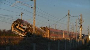 Deraglia un Frecciarossa vicino Lodi: ci sono 2 morti, strage evitata