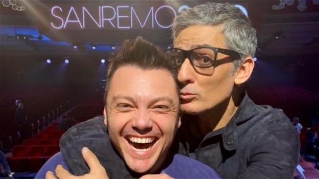 Fiorello e Tiziano Ferro si abbracciano in un selfie: torna la pace a Sanremo 2020