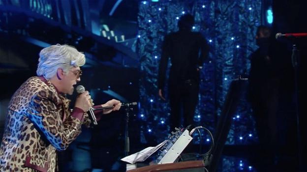 Sanremo 2020, Bugo abbandona Morgan durante l’esibizione: Amadeus annuncia la loro esclusione dal Festival