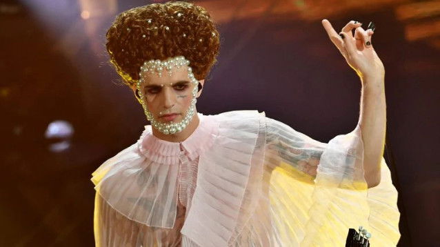Festival di Sanremo, Achille Lauro in versione Elisabetta ...