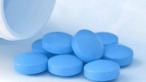 In alcuni rari casi, il Viagra può provocare un’intensa e prolungata visione bluastra