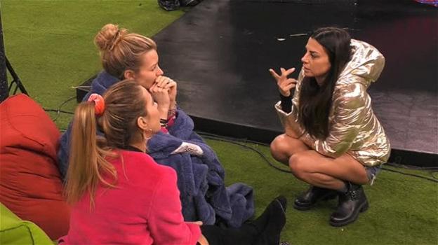 GF Vip: Pago si infuria con Fernanda Lessa e volano minacce, Serena contro Adriana Volpe