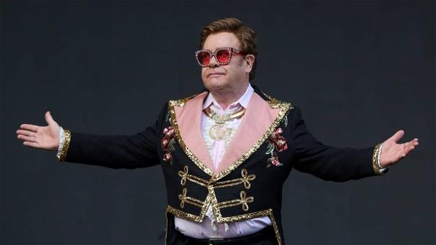 Elton John stoppa il concerto in Nuova Zelanda: è senza voce