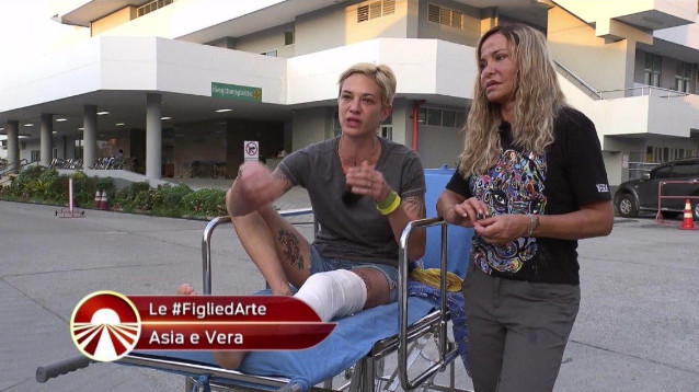 Pechino Express, riassunto seconda puntata: Asia Argento si ritira, Vera Gemma fa coppia con Gennaro Lillio