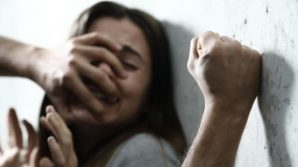Napoli, bambina di 10 anni violentata dal branco: erano tutti coetanei