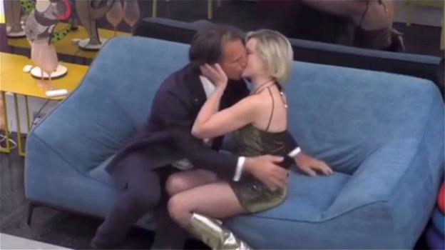 GF Vip, bacio passionale tra Antonio Zequila e Antonella Elia. Il web esplode