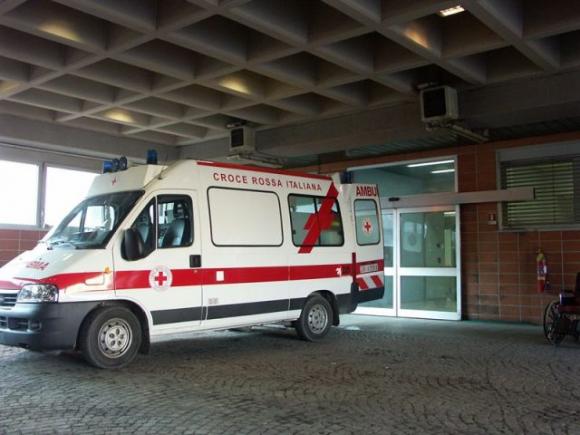 Padova, 14enne muore a scuola. Il preside si difende: “Il defibrillatore non è un obbligo”
