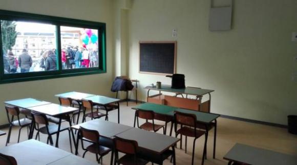 Padova, 14enne muore a scuola. Il preside si difende: “Il defibrillatore non è un obbligo”