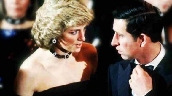 Lady Diana, ecco cosa ha detto Carlo ai suoi amici più intimi prima del matrimonio
