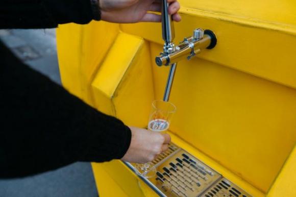 Stanco dei soliti bancomat? Ecco il distributore automatico di prosecco