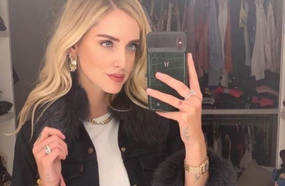 Chiara Ferragni risponde alla “bufala” del pizzaiolo di Caserta: la sua ironia è da incorniciare