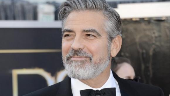 George Clooney ha un problema con i peti, l’ex governante svela: “E’ uno schifo”