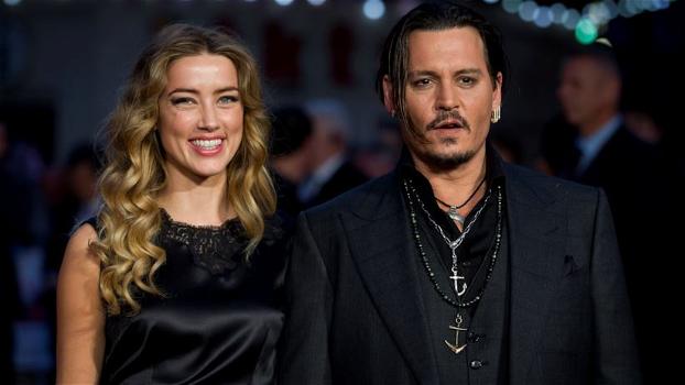 Johnny Depp: era la moglie Amber Heard a picchiarlo. Spuntano le prove