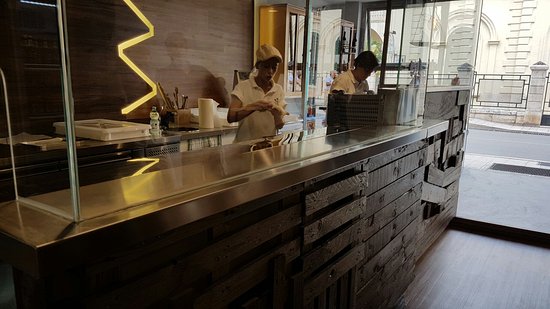 La risposta made in Italy ai fast food: ecco il panzerotto con la brasciola al ragù