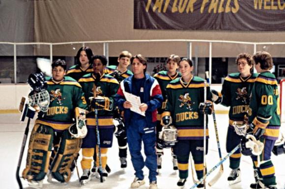 Disney annuncia il reboot di “Mighty Ducks” (Stoffa da campioni) e una clamorosa novità