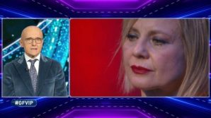 GF Vip, il racconto di Antonella Elia commuove tutti: Alfonso Signorini in lacrime