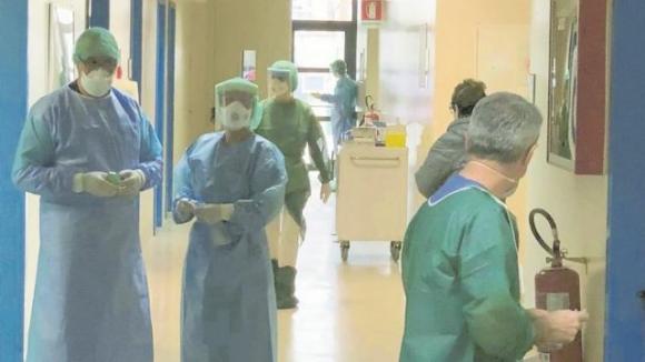 Coronavirus, il Paziente 1 respira autonomamente: “Non è più in terapia intensiva”