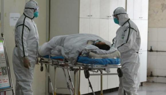 Coronavirus, le dure parole di un medico di Bergamo: “Dobbiamo scegliere chi curare e chi no, come in guerra”
