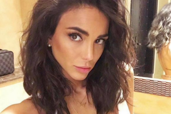 Chiara Biasi per l’ennesima volta nella bufera: gli hater criticano la sua mascherina griffata