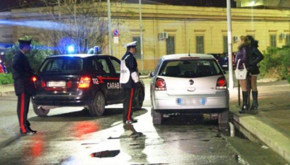Palermo: va con una escort e la paga, ma poi ci ripensa e la rapina