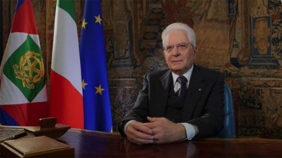 Mattarella attacca duramente la BCE: “Ci serve solidarietà, non ostacoli”