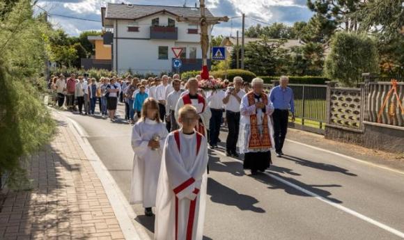 Sardegna: processione in paese per pregare contro l’arrivo del Coronavirus