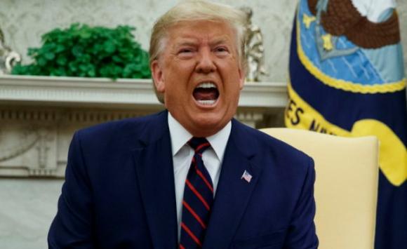 Coronavirus, Trump accusa: “Virus straniero seminato da viaggiatori europei”, stop ai voli