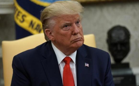 Coronavirus, Trump accusa: “Virus straniero seminato da viaggiatori europei”, stop ai voli
