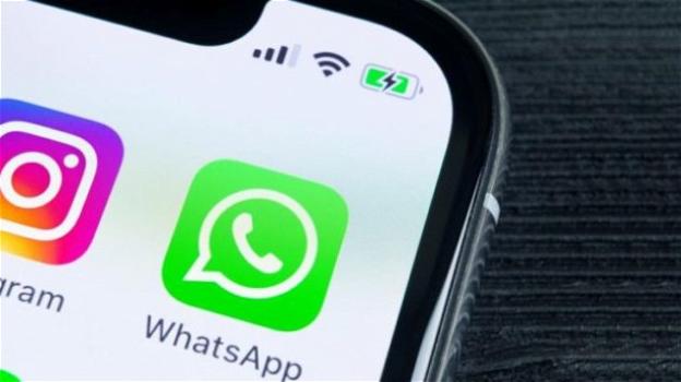 WhatsApp: contro il coronavirus limita l’inoltro a una chat per volta