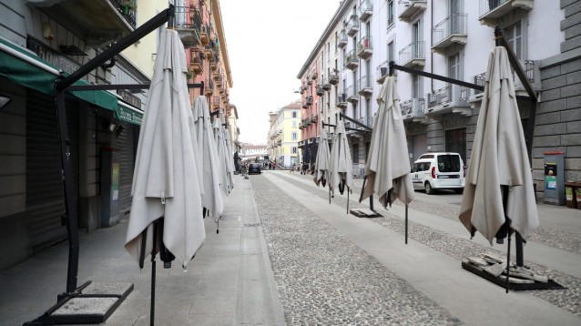 Coronavirus, Palazzo Chigi sulla riapertura di bar, ristoranti e parchi: "Ancora nessuna decisione"